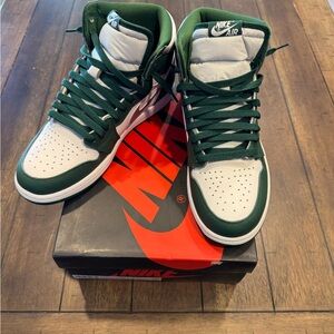 Nike Air Men's Forest Green and White Sneakers